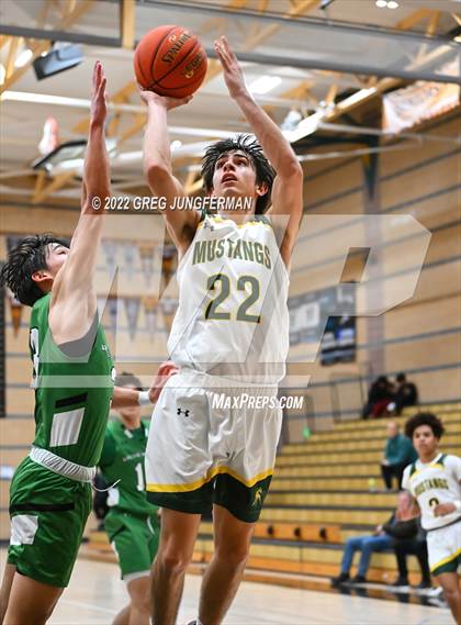 Thumbnail 2 in San Marin vs. Archie Williams (Windsor Holiday Shootout) photogallery.