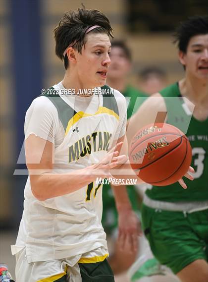Thumbnail 2 in San Marin vs. Archie Williams (Windsor Holiday Shootout) photogallery.