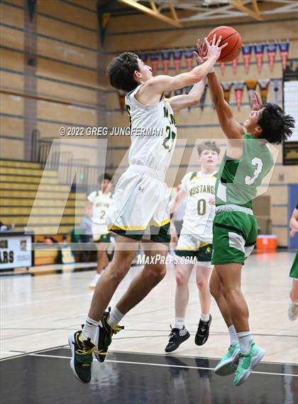Thumbnail 1 in San Marin vs. Archie Williams (Windsor Holiday Shootout) photogallery.
