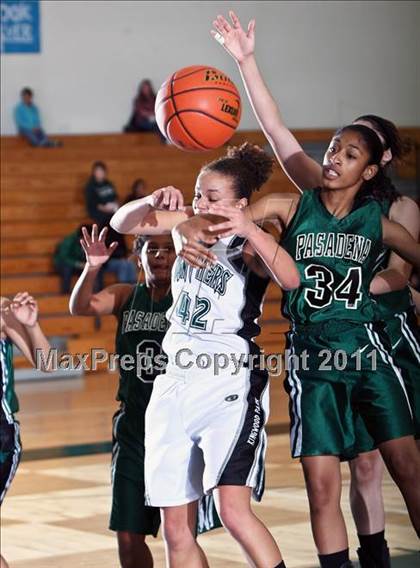 Thumbnail 3 in Pasadena vs. Kingwood Park (McDonald's Texas Invitational) photogallery.