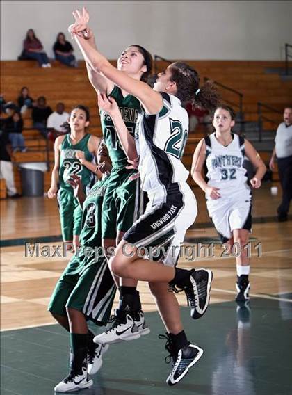 Thumbnail 2 in Pasadena vs. Kingwood Park (McDonald's Texas Invitational) photogallery.