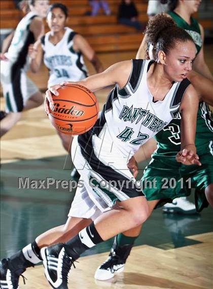 Thumbnail 1 in Pasadena vs. Kingwood Park (McDonald's Texas Invitational) photogallery.