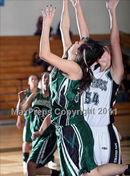 Thumbnail 2 in Pasadena vs. Kingwood Park (McDonald's Texas Invitational) photogallery.