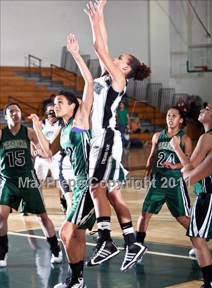 Thumbnail 1 in Pasadena vs. Kingwood Park (McDonald's Texas Invitational) photogallery.