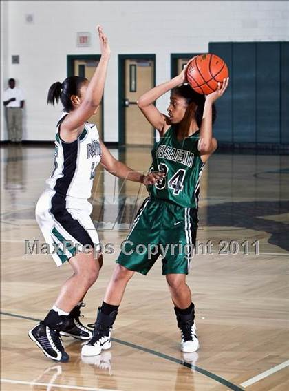 Thumbnail 1 in Pasadena vs. Kingwood Park (McDonald's Texas Invitational) photogallery.
