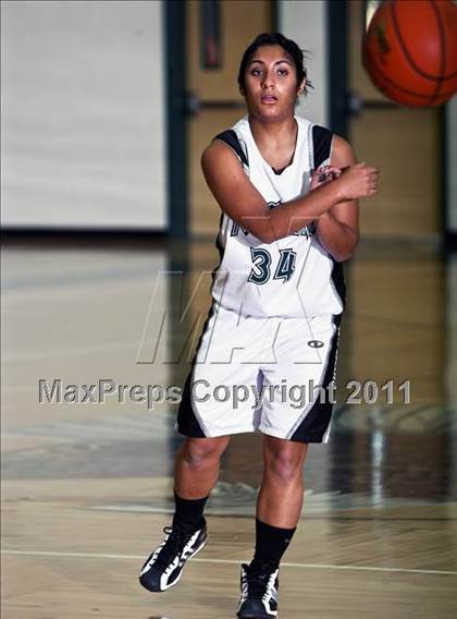 Thumbnail 3 in Pasadena vs. Kingwood Park (McDonald's Texas Invitational) photogallery.