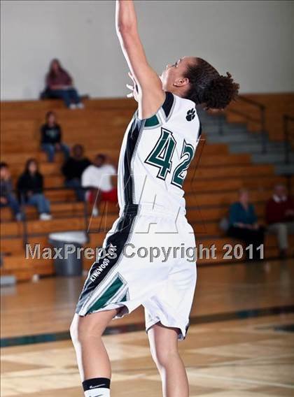 Thumbnail 3 in Pasadena vs. Kingwood Park (McDonald's Texas Invitational) photogallery.