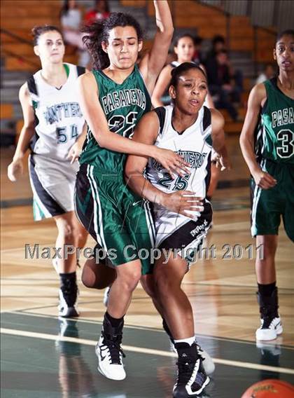Thumbnail 2 in Pasadena vs. Kingwood Park (McDonald's Texas Invitational) photogallery.