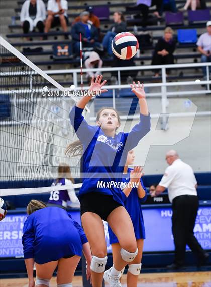 Thumbnail 3 in Boerne vs Alamo Heights (NISD Volleyball Tournament) photogallery.