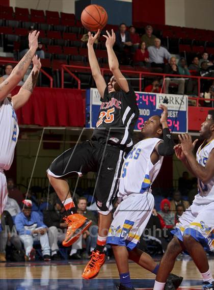 Thumbnail 2 in Tuckahoe vs Children's Village (Section 1 Class C Semifinal) photogallery.
