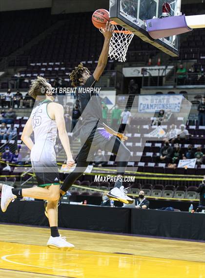 Thumbnail 2 in St. Mary's vs. Lutheran (CHSAA 3A Finals) photogallery.