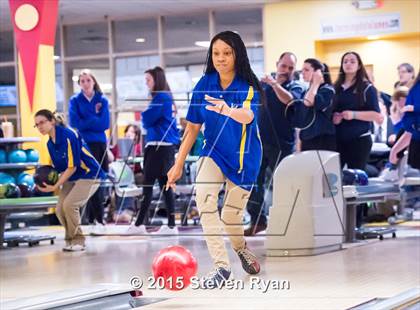 Thumbnail 2 in Kellenberg vs St. Dominic (NSCHSGAA Championship) photogallery.