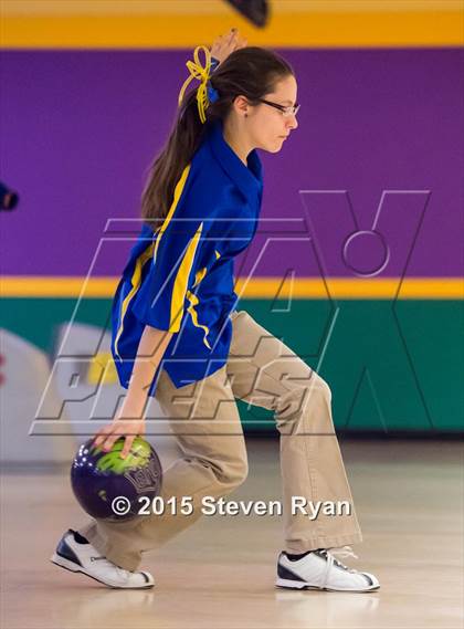 Thumbnail 2 in Kellenberg vs St. Dominic (NSCHSGAA Championship) photogallery.
