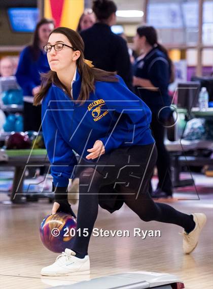 Thumbnail 3 in Kellenberg vs St. Dominic (NSCHSGAA Championship) photogallery.