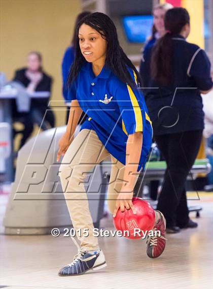 Thumbnail 3 in Kellenberg vs St. Dominic (NSCHSGAA Championship) photogallery.