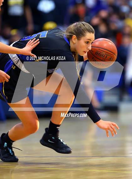 Thumbnail 3 in  Mary Star of the Sea vs. Agoura (CIF-SS D4AA Final) photogallery.