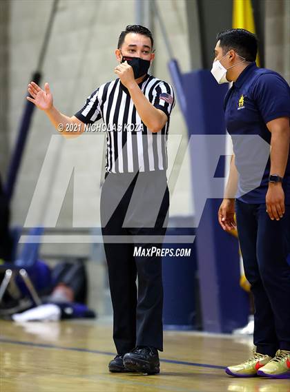Thumbnail 3 in  Mary Star of the Sea vs. Agoura (CIF-SS D4AA Final) photogallery.