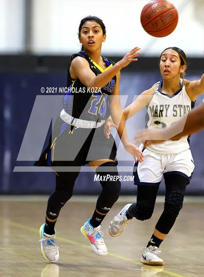 Thumbnail 2 in  Mary Star of the Sea vs. Agoura (CIF-SS D4AA Final) photogallery.
