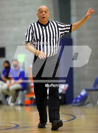 Thumbnail 3 in  Mary Star of the Sea vs. Agoura (CIF-SS D4AA Final) photogallery.