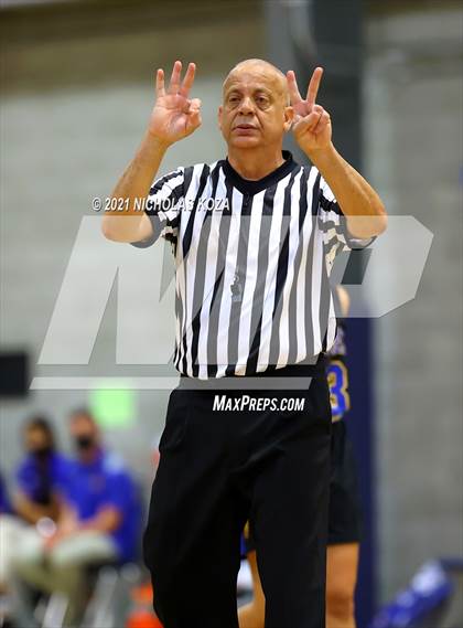 Thumbnail 2 in  Mary Star of the Sea vs. Agoura (CIF-SS D4AA Final) photogallery.