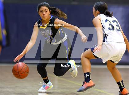 Thumbnail 2 in  Mary Star of the Sea vs. Agoura (CIF-SS D4AA Final) photogallery.