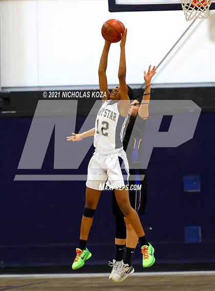 Thumbnail 2 in  Mary Star of the Sea vs. Agoura (CIF-SS D4AA Final) photogallery.