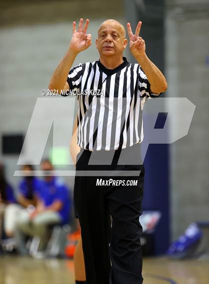 Thumbnail 1 in  Mary Star of the Sea vs. Agoura (CIF-SS D4AA Final) photogallery.
