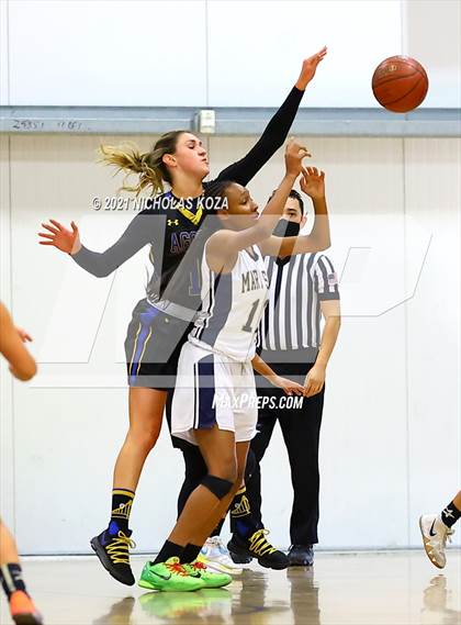 Thumbnail 2 in  Mary Star of the Sea vs. Agoura (CIF-SS D4AA Final) photogallery.