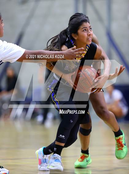 Thumbnail 3 in  Mary Star of the Sea vs. Agoura (CIF-SS D4AA Final) photogallery.