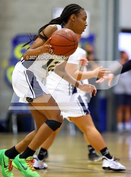 Thumbnail 3 in  Mary Star of the Sea vs. Agoura (CIF-SS D4AA Final) photogallery.