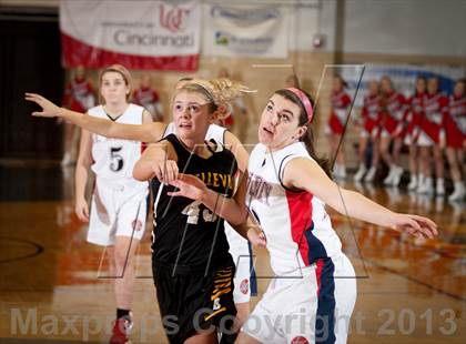 Thumbnail 1 in Bellevue vs St. Henry (All A Classic) photogallery.