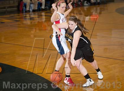 Thumbnail 1 in Bellevue vs St. Henry (All A Classic) photogallery.