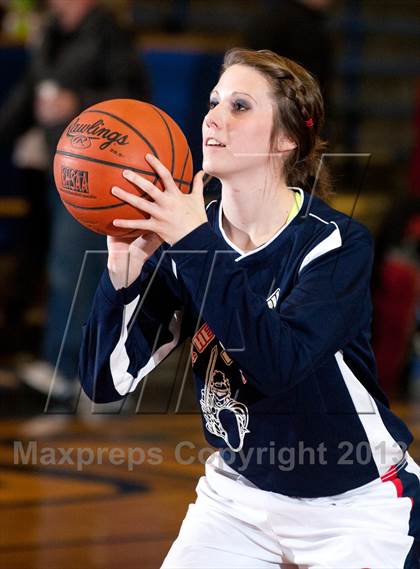 Thumbnail 3 in Bellevue vs St. Henry (All A Classic) photogallery.