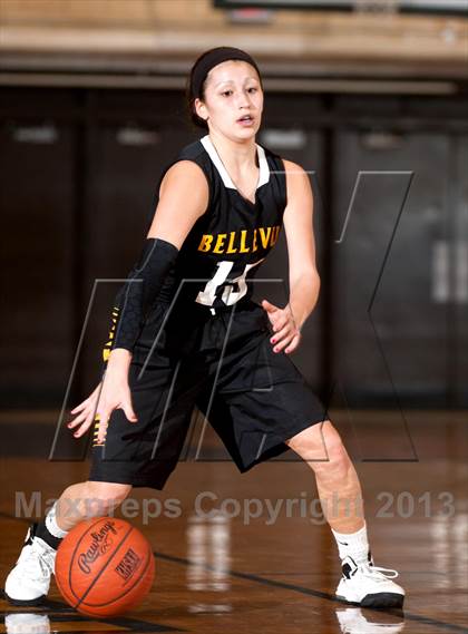 Thumbnail 3 in Bellevue vs St. Henry (All A Classic) photogallery.