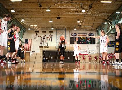 Thumbnail 3 in Bellevue vs St. Henry (All A Classic) photogallery.