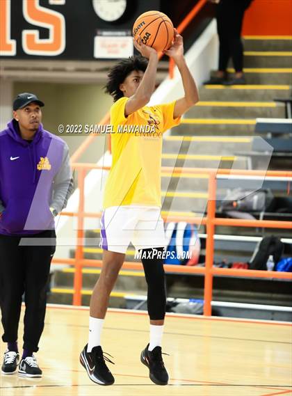 Thumbnail 2 in Lynwood vs Serra (Beverly Hills Tournament) photogallery.