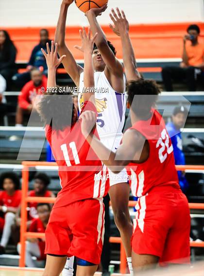 Thumbnail 3 in Lynwood vs Serra (Beverly Hills Tournament) photogallery.