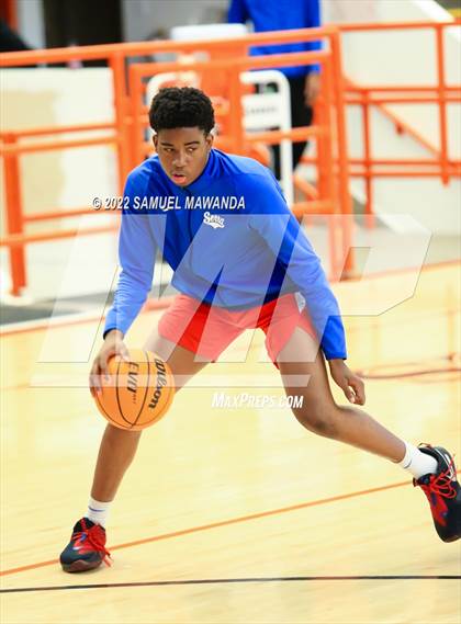 Thumbnail 2 in Lynwood vs Serra (Beverly Hills Tournament) photogallery.