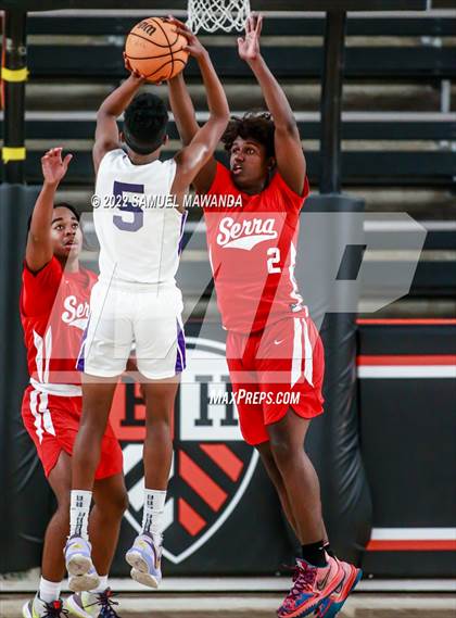 Thumbnail 1 in Lynwood vs Serra (Beverly Hills Tournament) photogallery.