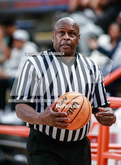 Thumbnail 3 in Lynwood vs Serra (Beverly Hills Tournament) photogallery.