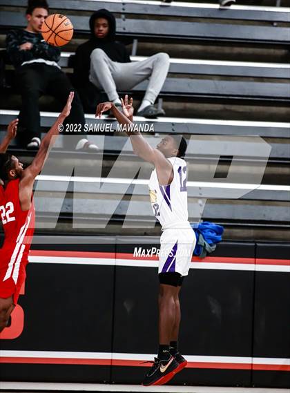 Thumbnail 1 in Lynwood vs Serra (Beverly Hills Tournament) photogallery.