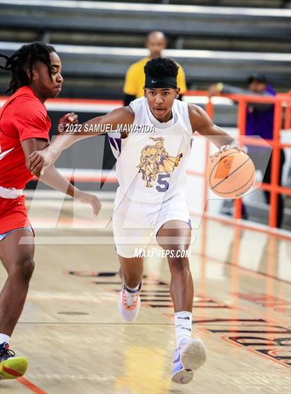 Thumbnail 1 in Lynwood vs Serra (Beverly Hills Tournament) photogallery.