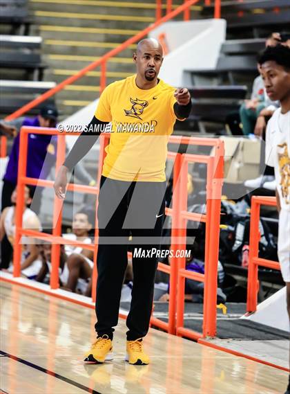 Thumbnail 3 in Lynwood vs Serra (Beverly Hills Tournament) photogallery.