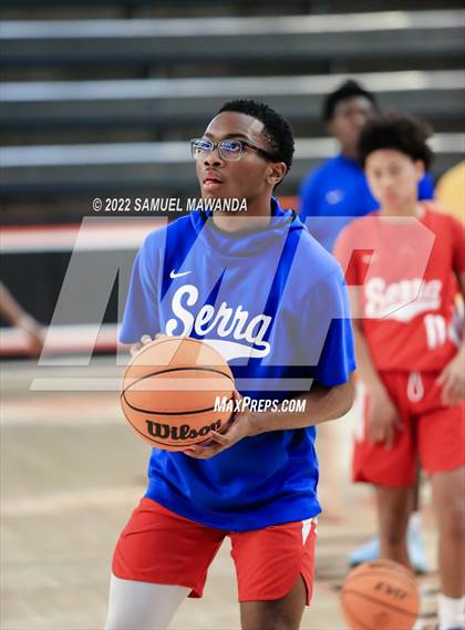 Thumbnail 2 in Lynwood vs Serra (Beverly Hills Tournament) photogallery.