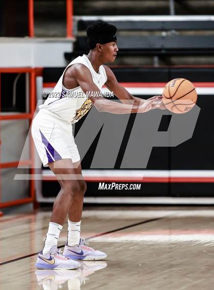 Thumbnail 1 in Lynwood vs Serra (Beverly Hills Tournament) photogallery.
