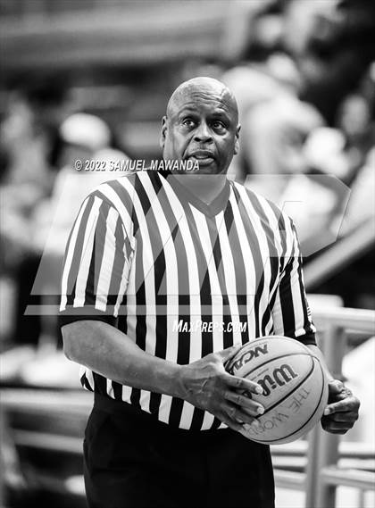 Thumbnail 2 in Lynwood vs Serra (Beverly Hills Tournament) photogallery.