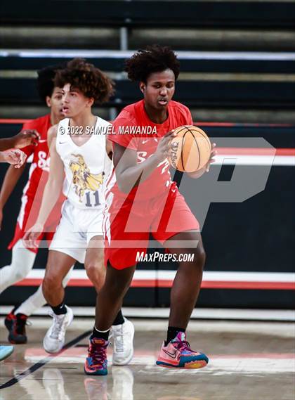 Thumbnail 1 in Lynwood vs Serra (Beverly Hills Tournament) photogallery.