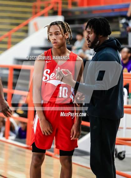 Thumbnail 3 in Lynwood vs Serra (Beverly Hills Tournament) photogallery.