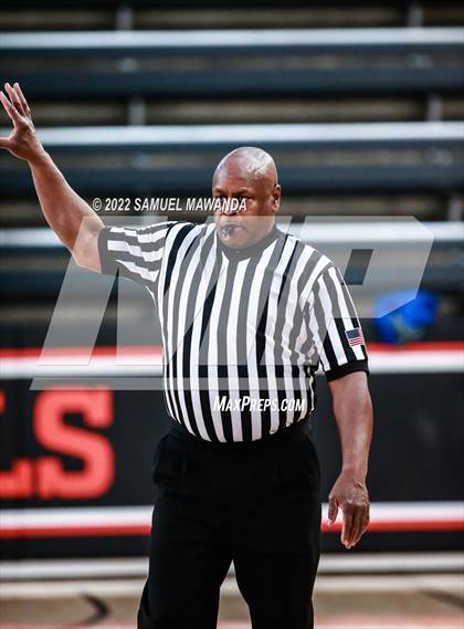 Thumbnail 3 in Lynwood vs Serra (Beverly Hills Tournament) photogallery.