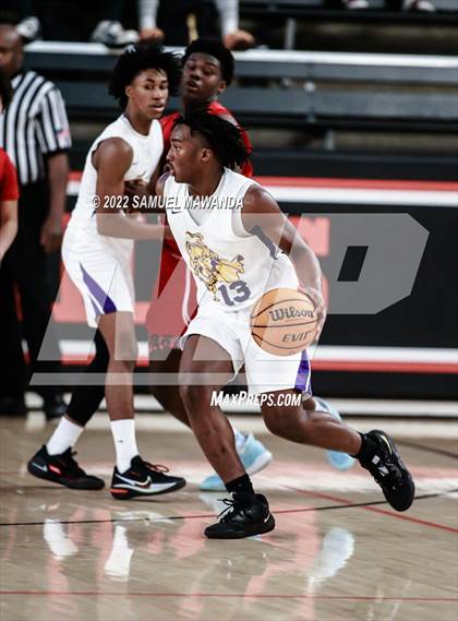 Thumbnail 3 in Lynwood vs Serra (Beverly Hills Tournament) photogallery.